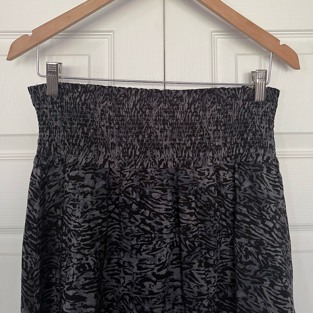 {Rails} Addison Mini Skirt in Charcoal Abstract Animal Print - Size Medium - Picture 8 of 12